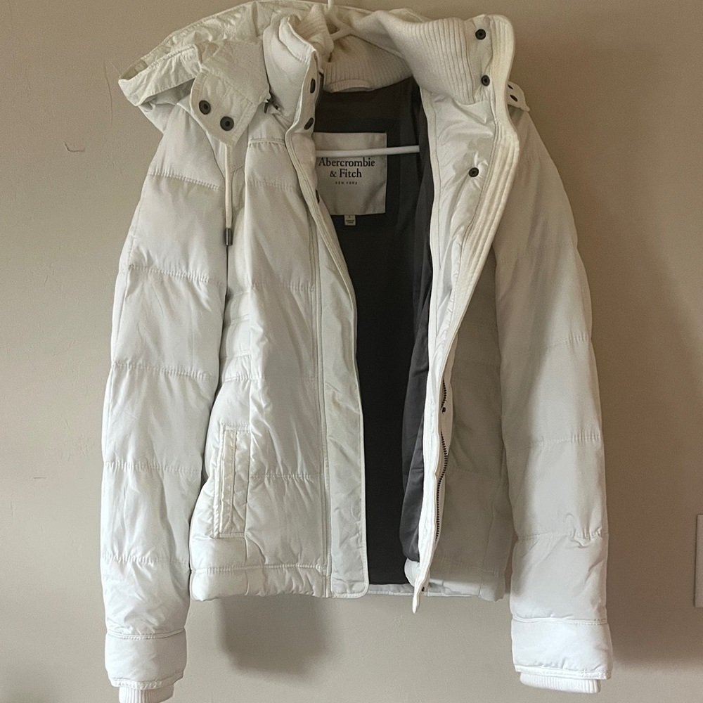 Abercrombie & Fitch Women's Cream Puffer Coat
